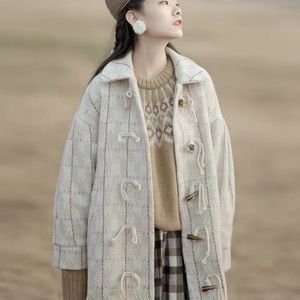 Korean overcoat, cute, warm, good quality.